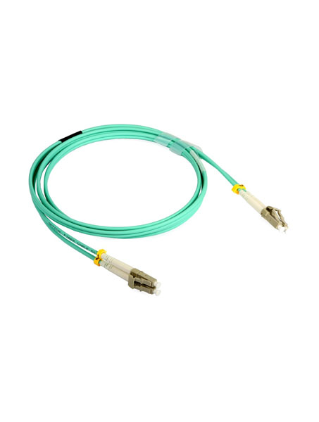 Optiniai kabeliai ir adapteriai